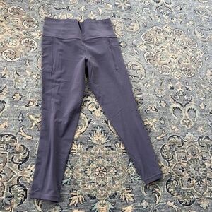 Athleta Lilac Leggings 22” Size M